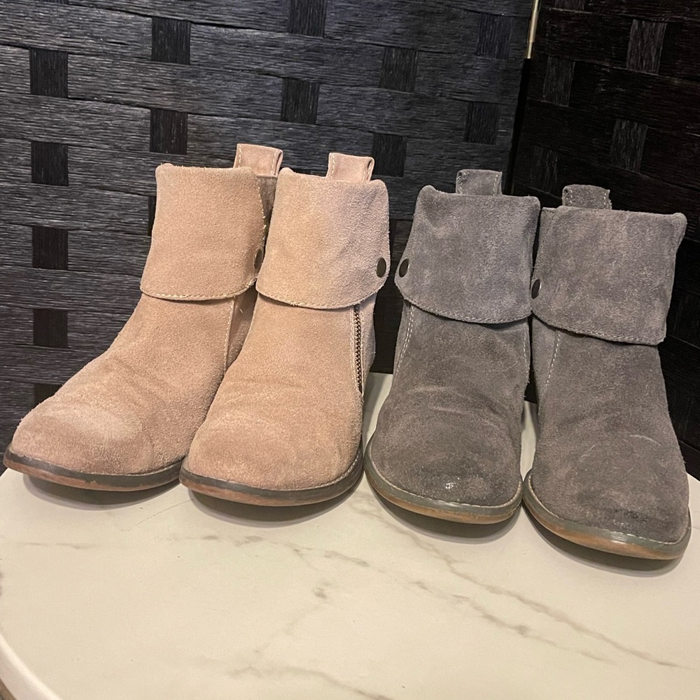 2 pair Nine West SZ6M Cowgirl Western Gray/ Taupe Suede Zip Ankle Boots READ - Picture 2 of 16